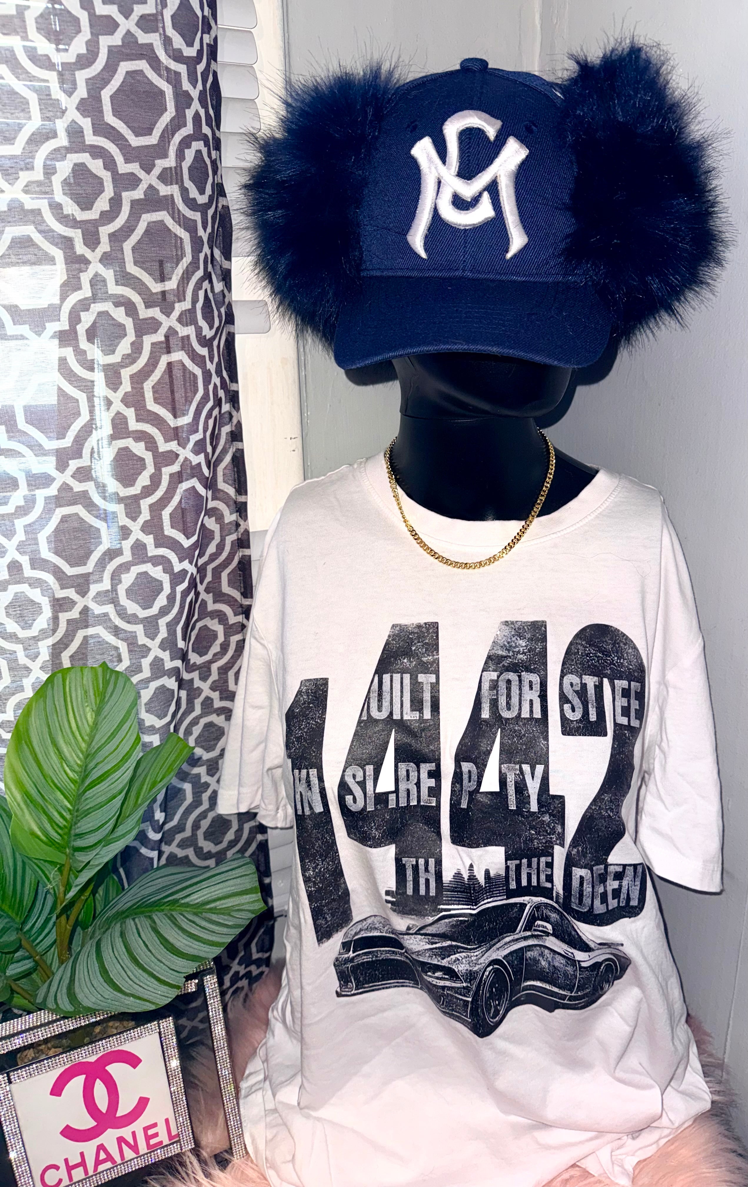 Navy blue fur fitted cap